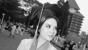 8 Pesona Syandriasari Kameron, Cicit Cantik Soekarno yang Baru Wisuda di UI