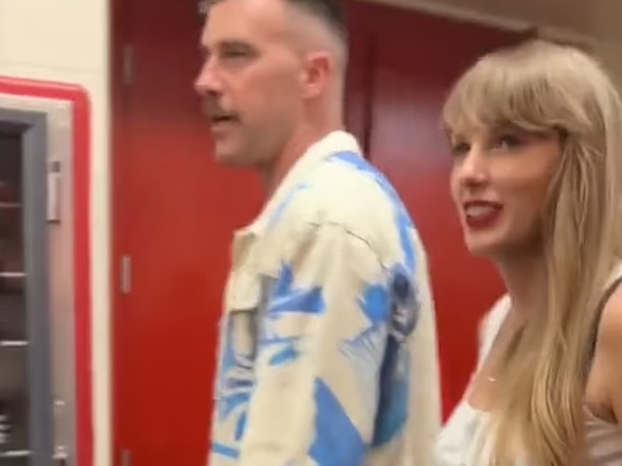Taylor Swift Traktir Satu Restoran, Penggemarnya Terkejut