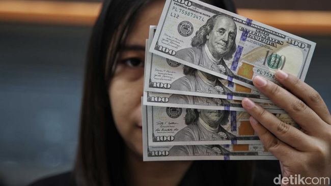 Tembus Rp 15.500, Dolar AS Makin Menggila