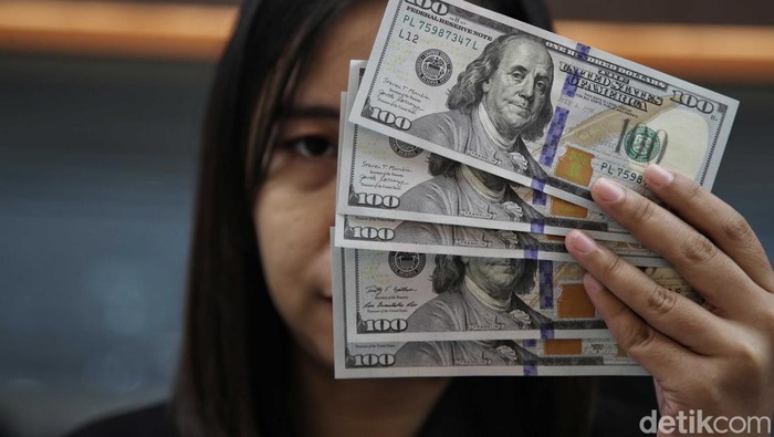 Tembus Rp 15.500, Dolar AS Makin Menggila
