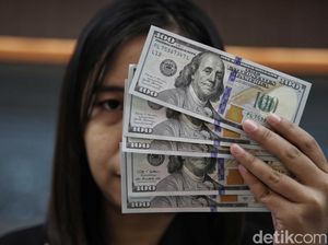 Alamak! Dolar AS Bikin Rupiah Babak Belur ke Rp 15.700-an
