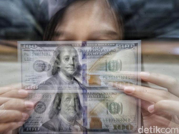 Tembus Rp 15.500, Dolar AS Makin Menggila
