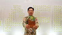 Penghargaan ini mengapresiasi upaya PTFI dalam menerapkan ESG pada praktik bisnis sehari-hari. Salah satunya adalah penggunaan lori bertenaga listrik untuk mengangkut batuan bijih tambang yang dapat mengurangi emisi karbon sekitar 80 ribu metrik ton per tahun. 