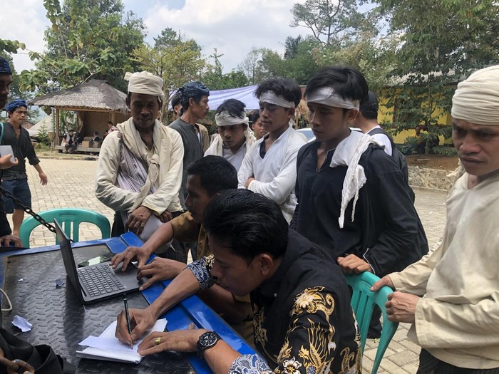 Perjuangan Pengobatan Warga Baduy, Kendala Jarak hingga Larangan Adat