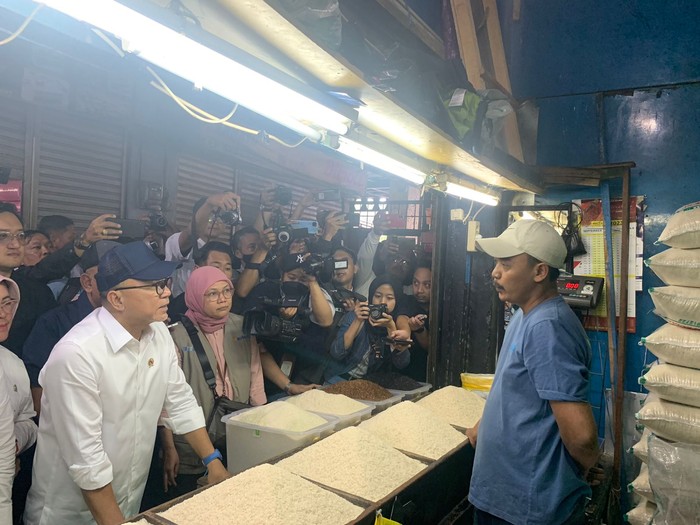 Zulhas Cek Pasar Sederhana