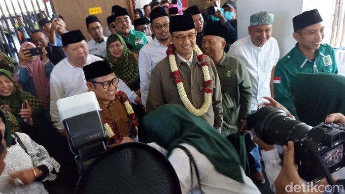 Anies dan Cak Imin tiba di Banyuwangi
