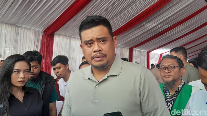 Bobby Nasution usai peletakan batu pertama pembangunan underpass di Jalan HM Yamin, Medan (Nizar Aldi/detikSumut)