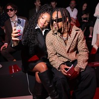 Halle Bailey, penyanyi dan aktris muda yang tengah naik daun berkat perannya sebagai Ariel di film Little Mermaid, pun diundang. Tentu saja, look keluaran Gucci from head to toe jadi andalan. (Foto: Getty Images for Gucci/Victor Boyko)