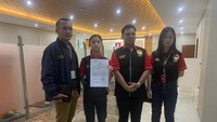 Diketahui, Hotman dilaporkan polisi karena menyebut bahwa Kate dimanfaatkan Alvin, untuk membela ayahnya itu dalam sejumlah perkara hukum yang menjerat, salah satunya ditangani Bareskrim Polri. Pernyataan itu disampaikan Hotman melalui media sosial. Lebih lanjut, Kate turut mengapresiasi Kapolri dan Kabareskrim, karena telah mengabulkan permintaan pihaknya agar dilaksanakan gelar perkara khusus, terkait perkara yang menjerat Alvin.  