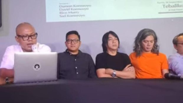 Suasana jumpa pers yang digelar oleh keluarga Koes Plus.