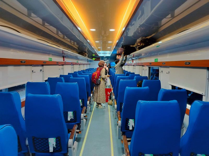 Kereta Ekonomi New Generation mulai beroperasi di rangkaian KA Jayabaya relasi Pasarsenen-Malang