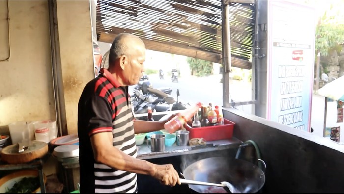 Masakannya Mantul! 5 Mantan Chef Resto China Ini Kini Buka Warung Kaki Lima