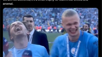 Sombong banget, katanya Carabou Cup cuma trofi kecil doang. Foto: (Dok. Twitter).