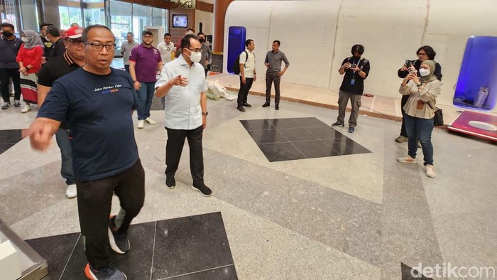 Menhub Tinjau Persiapan Hub Space KAI Expo 2023 Menteri Perhubungan Budi Karya Sumadi meninjau persiapan Hub Space X KAI Expo 2023. Expo ini digelar dalam rangka Hari Perhubungan Nasional.