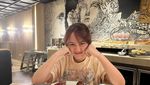 Happy Asmara Ajak Alan Walker Cicip Nasi Padang hingga Kulineran Seru