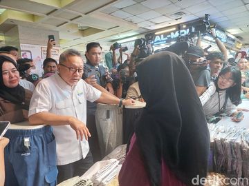 Momen Pedagang Tanah Abang Curhat ke Zulhas Keluhkan TikTok Shop