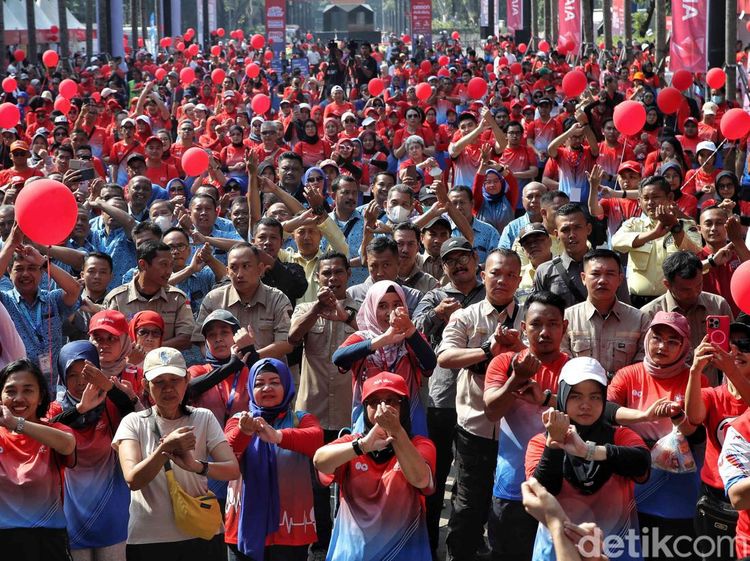 Momen Pemecahan Rekor MURI Menari untuk Kesehatan Jantung