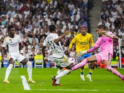 Real Madrid menjamu Las Palmas di Santiago Bernabeu pada laga lanjutan LaLiga, Kamis (28/9). Tuan rumah tampil dominan awal laga.  