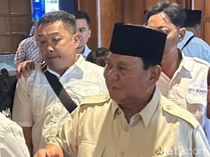 Survei LSI Denny JA: Prabowo Perkasa di Jabar, Anies-Ganjar Jauh Tertinggal