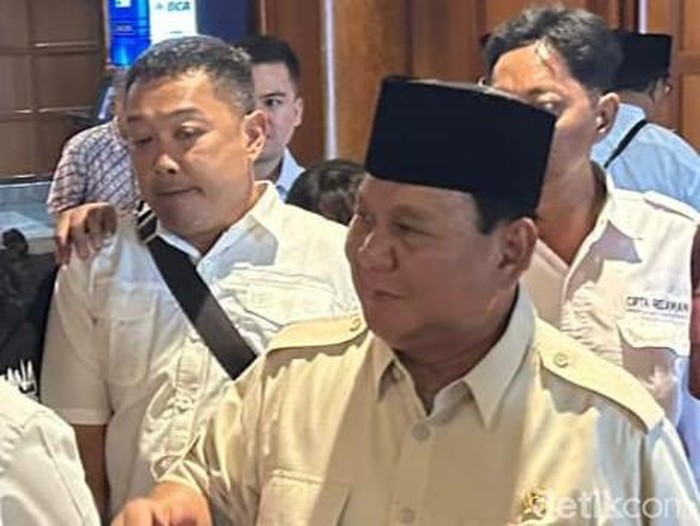 prabowo subianto di surabaya bertemu kiai khos jatim