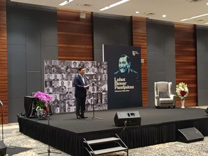 Peringati HUT ke-76, Luhut Luncurkan Buku Luhut di Mata Kita-Kita