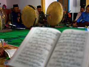 Bacaan Maulid Barzanji dan Keutamaannya