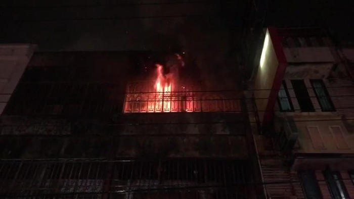 Ruko 4 lantai terbakar di Jalan Wahidin, Medan (Foto: Istimewa)