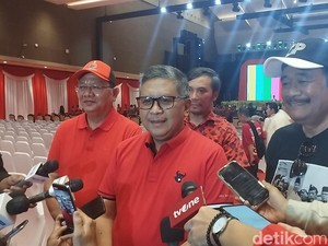 Lewat Pantun, Hasto Sanjung Sandiaga Sosok Bacawapres Menarik Hati
