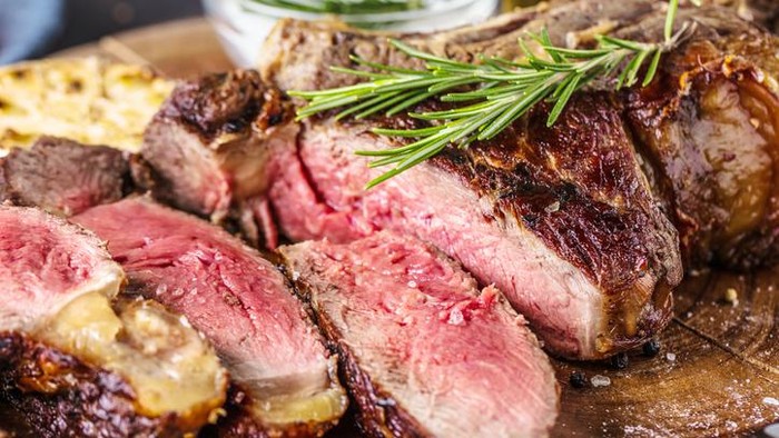Waspada! Daging Steak yang Nikmat Bisa Jadi Haram, Ini Sebabnya