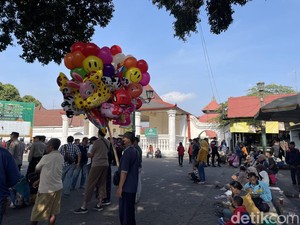 Jelang Garebeg Mulud Keraton Jogja, Warga Mulai Padati Kompleks Masjid Gedhe
