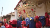 Lima gunungan itu yakni Gunungan Kakung, Gunungan Estri/Wadon, Gunungan Gepak, Gunungan Dharat, dan Gunungan Pawuhan. Foto: Pradito Rida Pertana/detikJogja