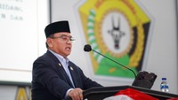 Pj Gubernur Sultra, Andap Budhi Revianto dalam sidang paripurna Pengesahan Anggaran Pendapatan dan Belanja Daerah (APBD) Perubahan 2023 di Aula Bahteramas, Gedung Dewan Perwakilan Rakyat Daerah (DPRD) Provinsi Sultra, Kendari. Selain itu, UUD 1945 juga menjamin hak atas kehidupan sosial, perlindungan hukum dan HAM, serta hak terhadap infrastruktur dan lingkungan hidup yang baik. 
