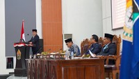 Hal ini sesuai dengan amanat UUD 1945, arahan presiden, dan Mendagri, serta RPJMD Provinsi Sultra Tahun 2018-2023. Pemprov Sultra telah mengintegrasikan seluruh masukan dari pandangan fraksi-fraksi, dan arahan Presiden serta Mendagri.