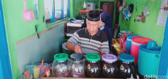 Warung Es Gosrok Pak Amir sudah berdiri sejak 1957. Foto diunggah Kamis (28/9/2023).
