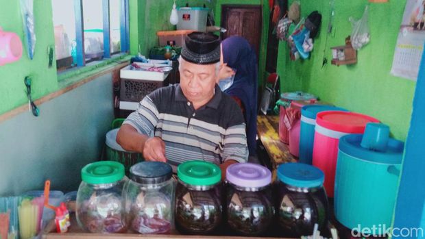 Warung Es Gosrok Pak Amir sudah berdiri sejak 1957. Foto diunggah Kamis (28/9/2023).