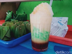 Seger Lur! Es Gosrok Pak Amir di Jimbung Klaten Legenda sejak 1957