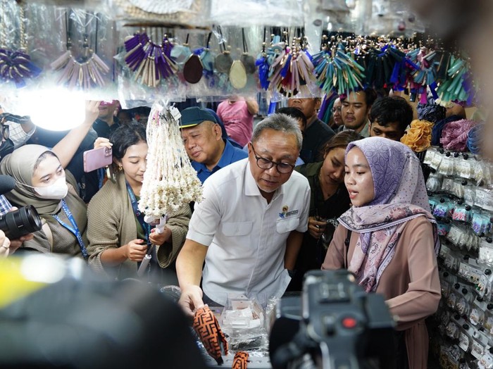 Zulkifli Hasan ke Pasar Tanah Abang