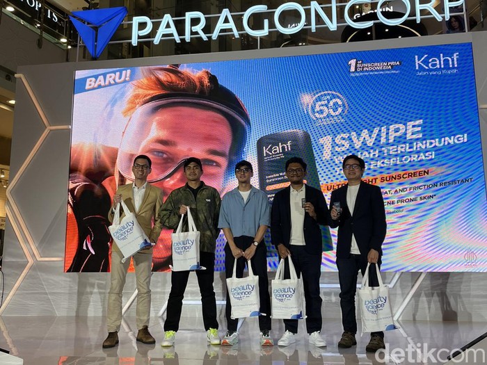 Cara merawat kulit wajah ala Ditto Percussion.