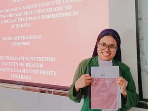 Kisah Biarawati Surabaya Lulus Kuliah dari Unusa