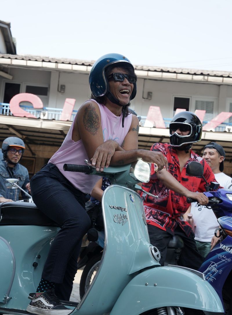 Cerita Kaka Slank main Vespa listrik