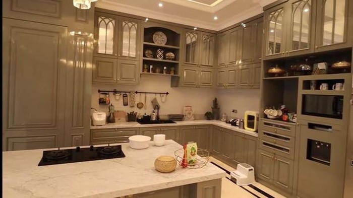 Dapur Arie Untung