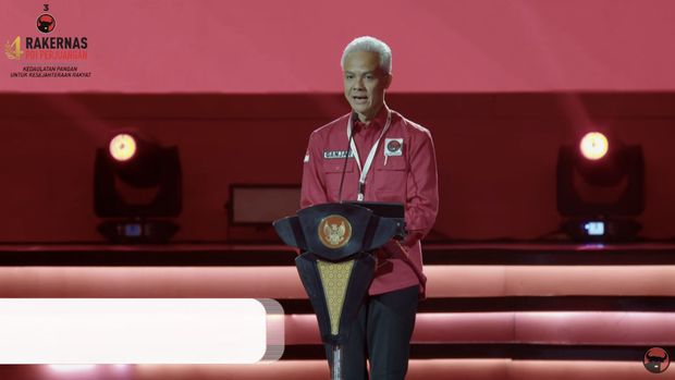 Ganjar Pranowo dalam acara Rakernas PDI Perjuangan. (Tangkapan layar Youtube PDI Perjuangan)