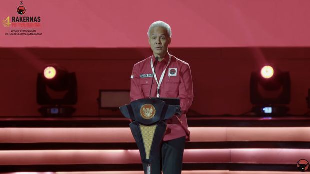 Ganjar Pranowo dalam acara Rakernas PDI Perjuangan. (Tangkapan layar Youtube PDI Perjuangan)