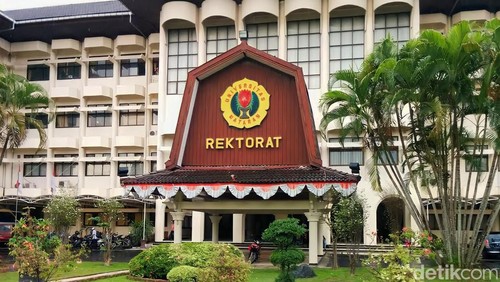Gedung Rektorat Universitas Mataram.