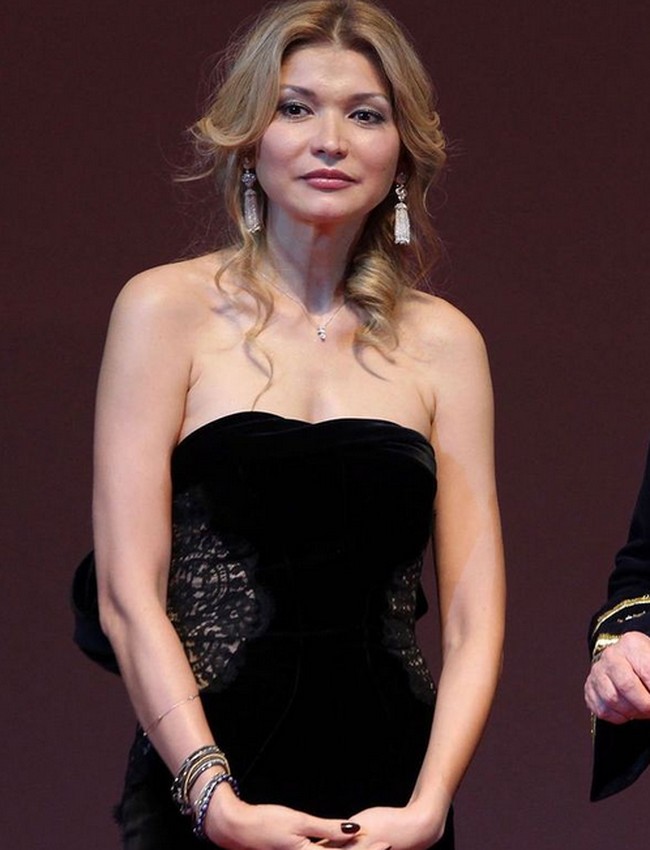 Sosialita Uzbekistan Gulnara Karimova dijuluki sebagai Putri Uzbekistan’. Di balik penampilan bersahajanya dengan barang-barang mewah, ternyata hasiluang haram dari organisasi pencucian uang miliknya. Foto: dok. Instagram/@real_gulnarakarimova