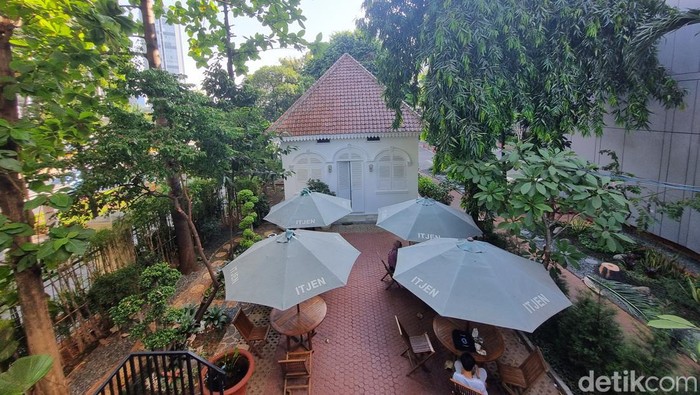 Iro Rumah Kopi, Kedai kopi yang berada di area Kemdikbud.