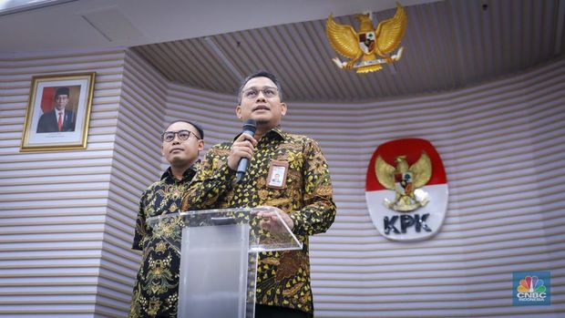 Juru Bicara KPK, Ali Fikri memberikan keterangan saat konferensi pers di gedung Merah Putih, KPK, Jakarta, Jumat (29/9/2023). (CNBC Indonesia/Faisal Rahman)