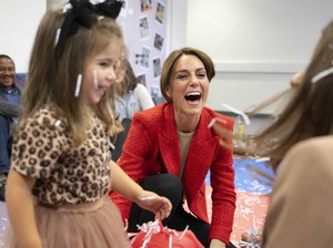 Kate Middleton Tampil Beda, Pamer Gaya Rambut Baru