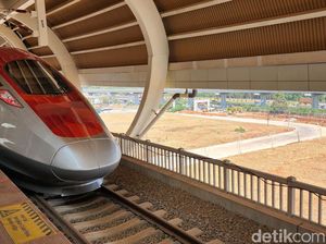 Diresmikan Jokowi 2 Oktober, Tarif Kereta Cepat Rp 250.000-Rp 300.000
