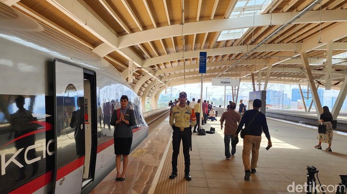 Kereta Cepat Jakarta Bandung